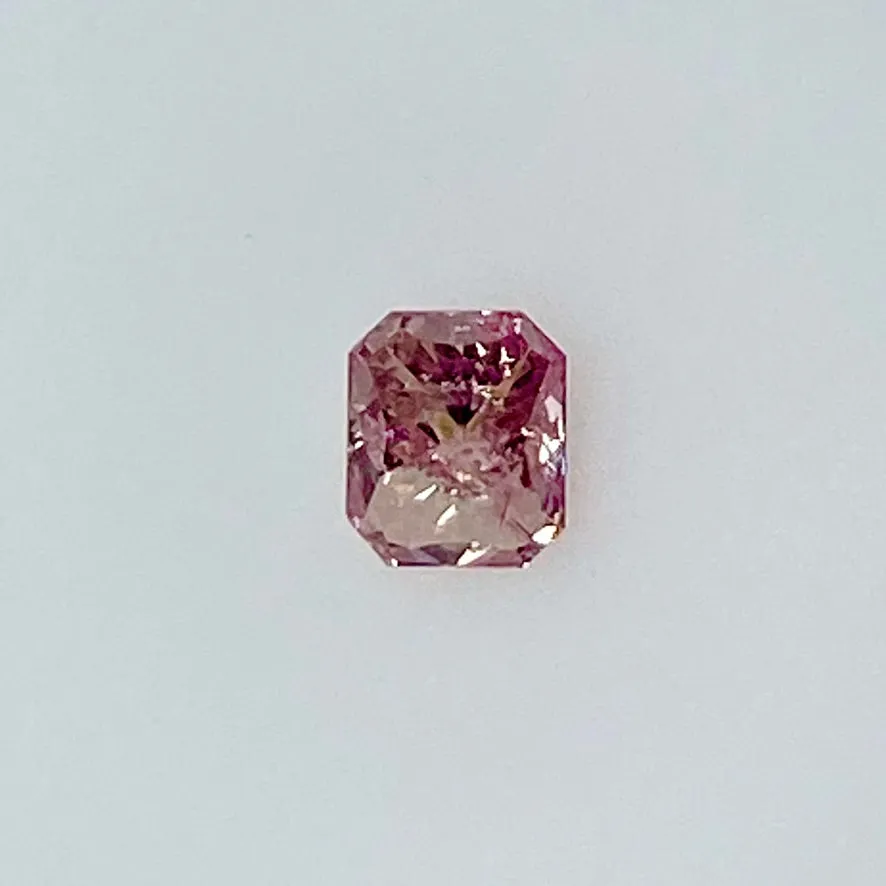 0.63CARATRADIANTCUTNATURALFANCYINTENSEPINKEVEN LOOSE PINK ARGYLE DIAMOND GIA CERTIFIED0.63CTFIPBY MIKE NEKTA NYC