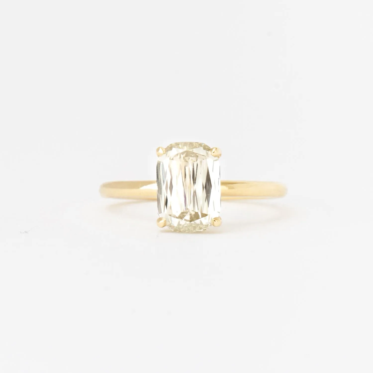 2.50 ct Scissor-cut Diamond Coursiere Ring