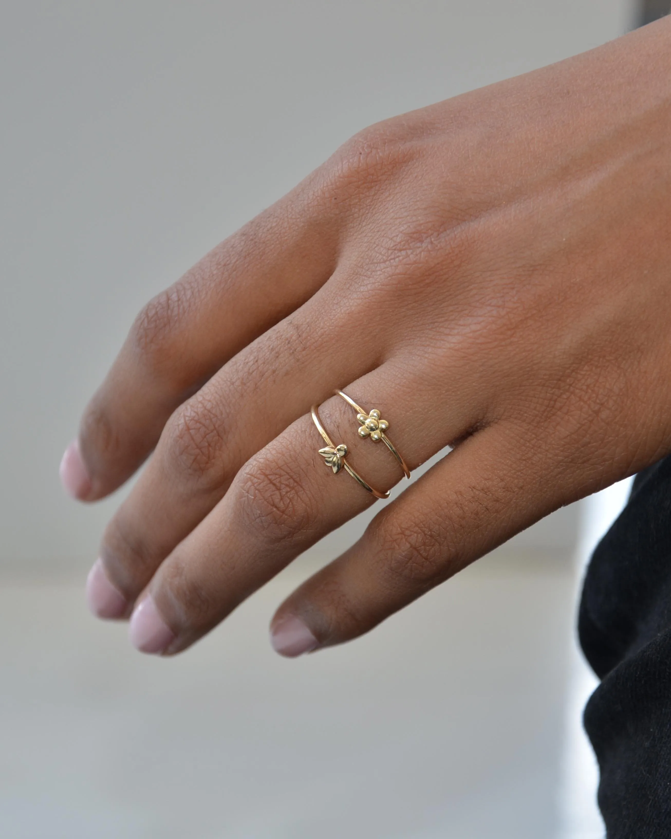 Mini Flower Ring in Yellow Gold