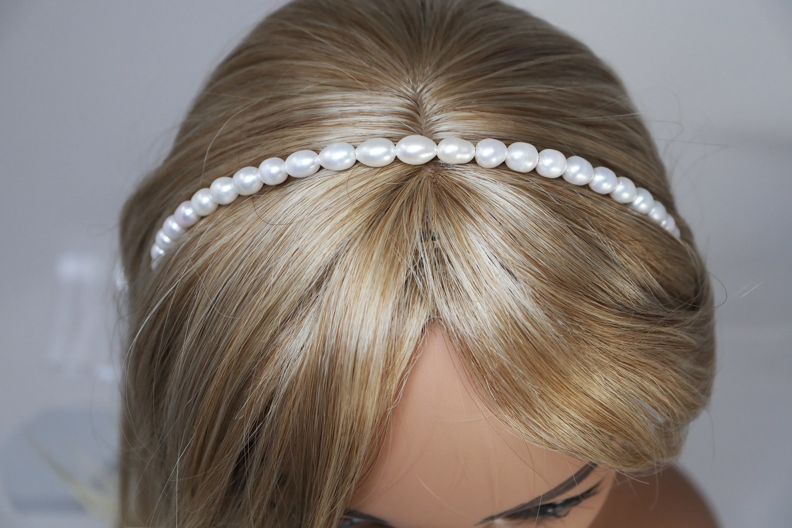 Natural Freshwater White Pearl Dainty Headband, Bridal Hair Vine, Delicate Headband, Hair accessories.