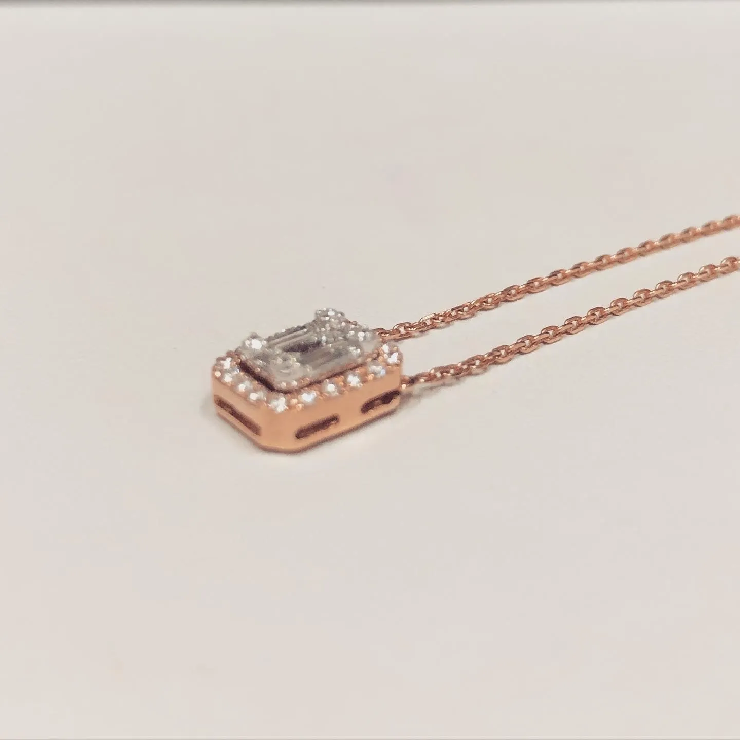 Poppy rose gold diamond necklace DC10